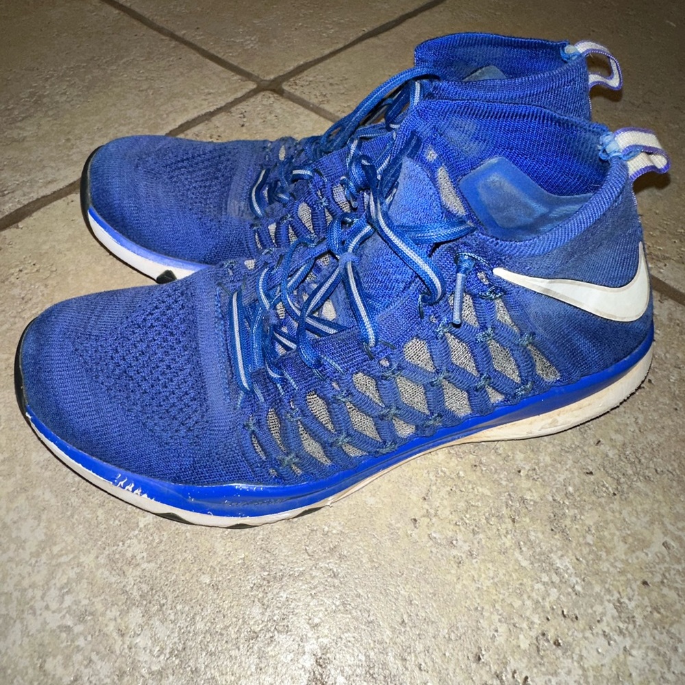 Nike royal blue sneakers